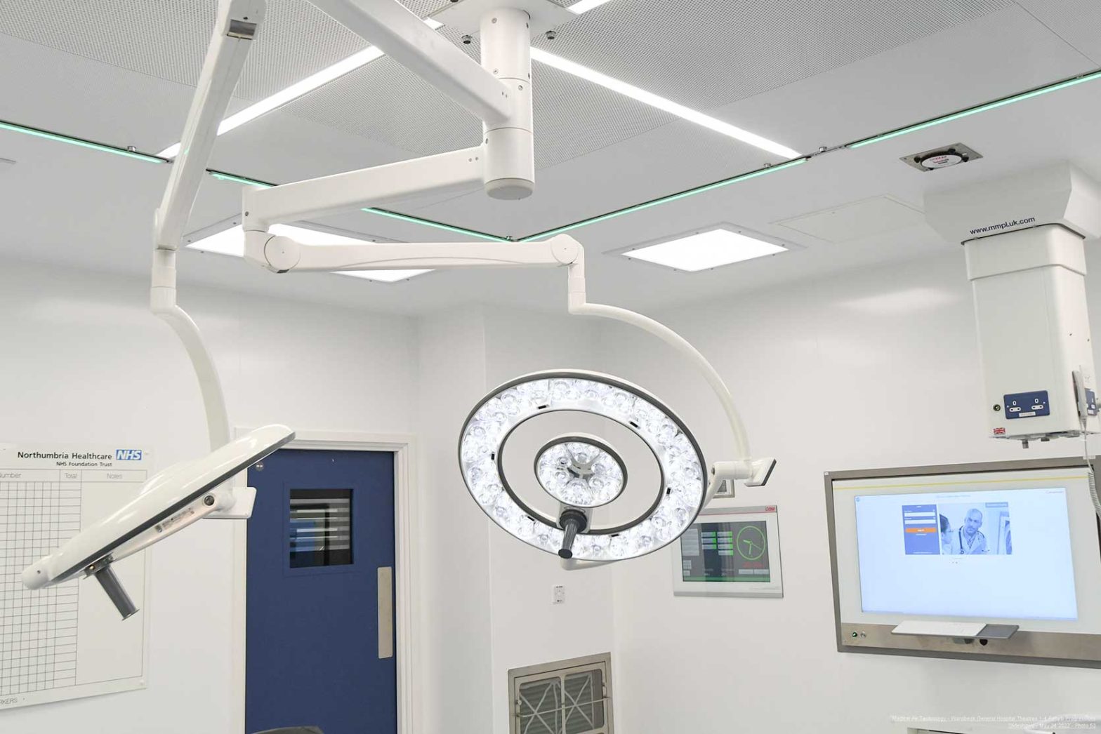 SULIS HOSPITAL BATH installation